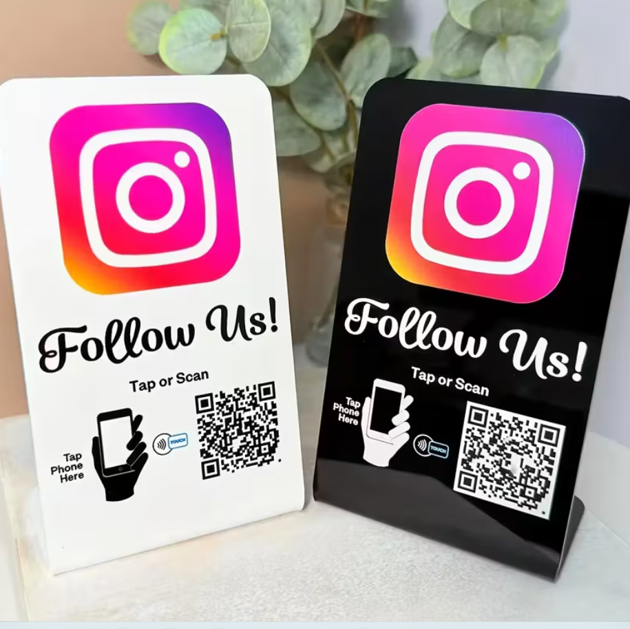 Instagram Social media NFC bord met QR code